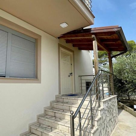 John'S Holiday Home Вльора Екстер'єр фото