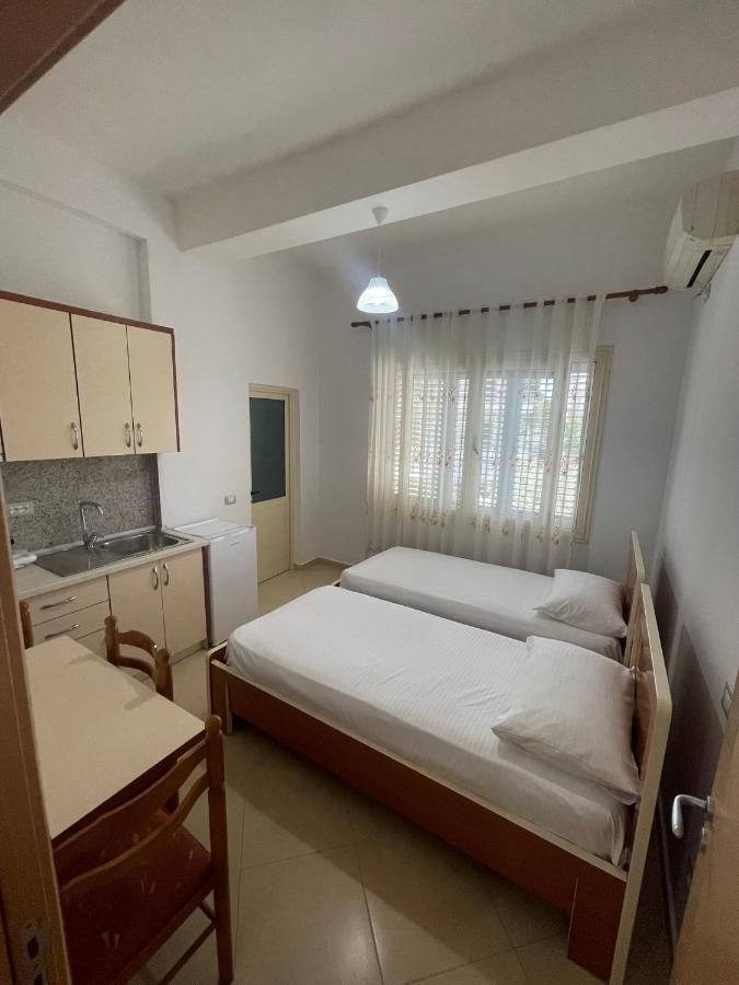 John'S Holiday Home Вльора Екстер'єр фото