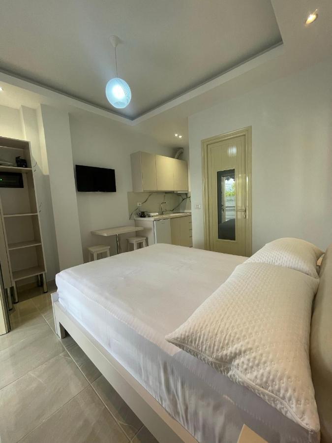 John'S Holiday Home Вльора Екстер'єр фото