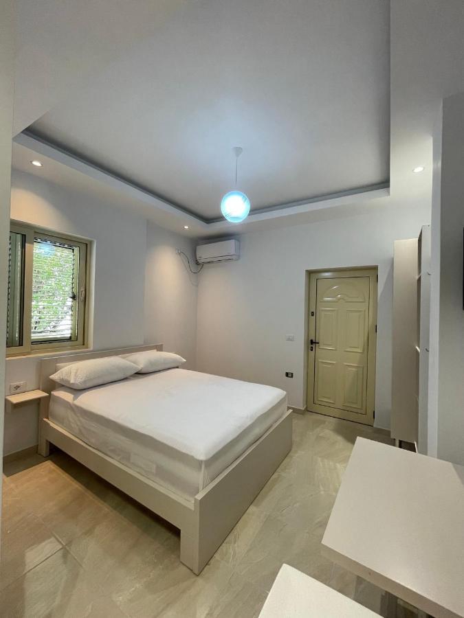 John'S Holiday Home Вльора Екстер'єр фото