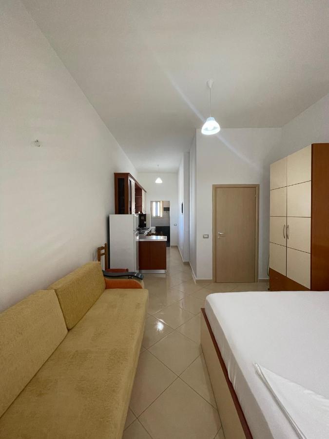 John'S Holiday Home Вльора Екстер'єр фото
