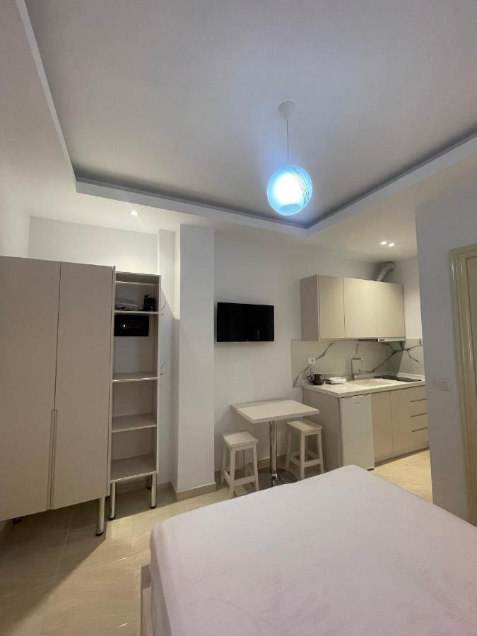 John'S Holiday Home Вльора Екстер'єр фото