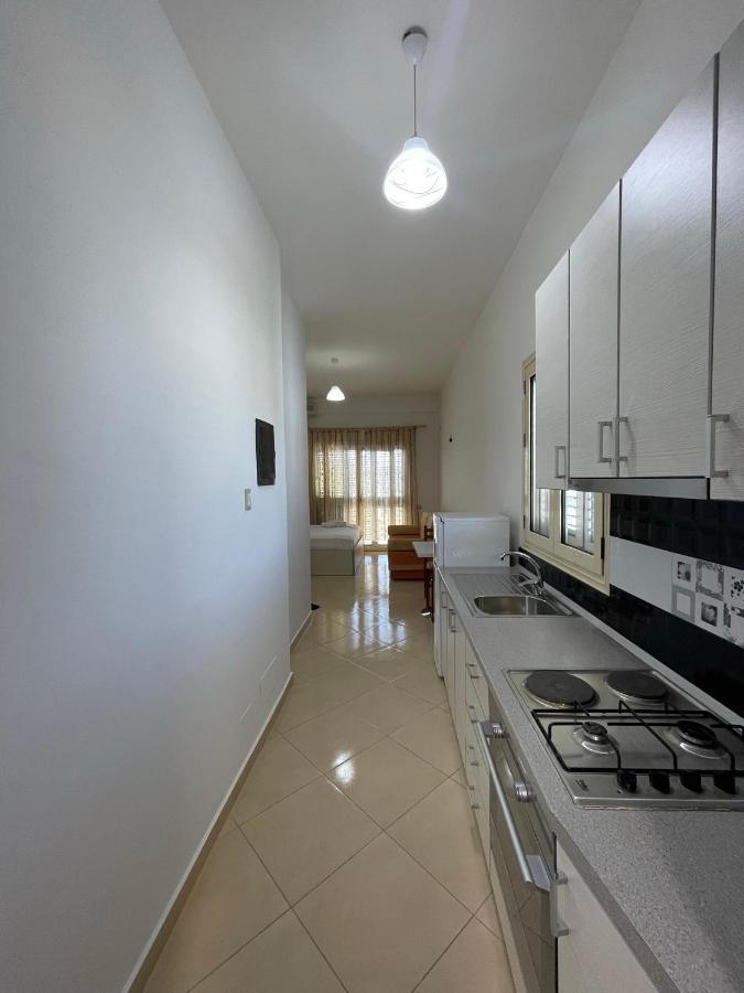 John'S Holiday Home Вльора Екстер'єр фото