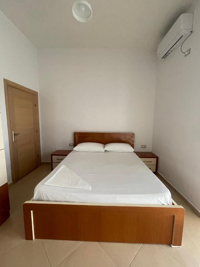 John'S Holiday Home Вльора Екстер'єр фото