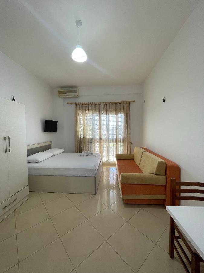 John'S Holiday Home Вльора Екстер'єр фото
