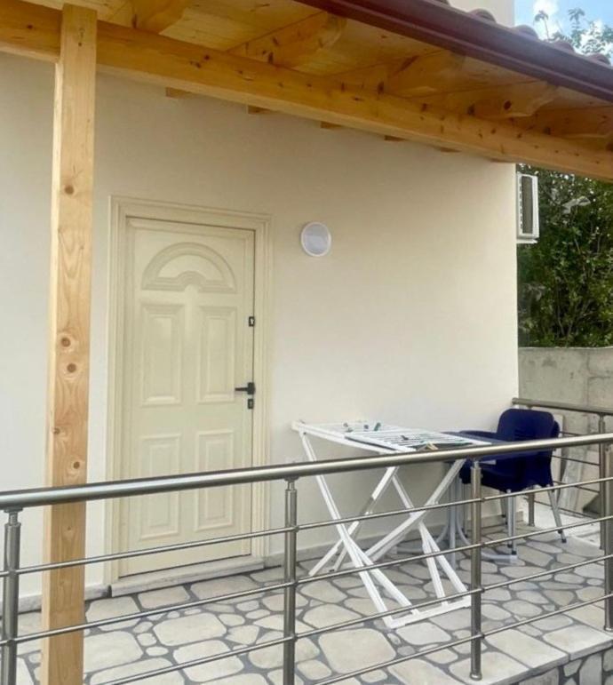 John'S Holiday Home Вльора Екстер'єр фото