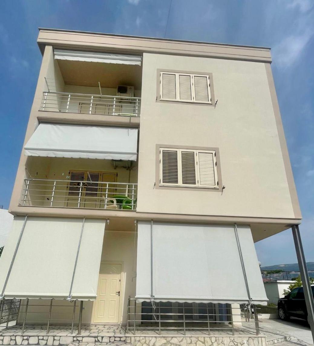 John'S Holiday Home Вльора Екстер'єр фото
