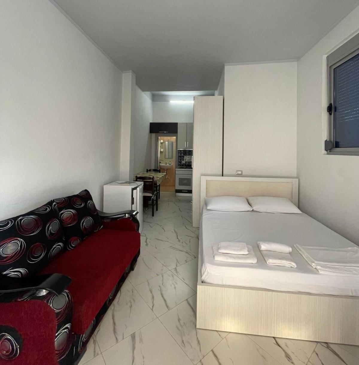 John'S Holiday Home Вльора Екстер'єр фото