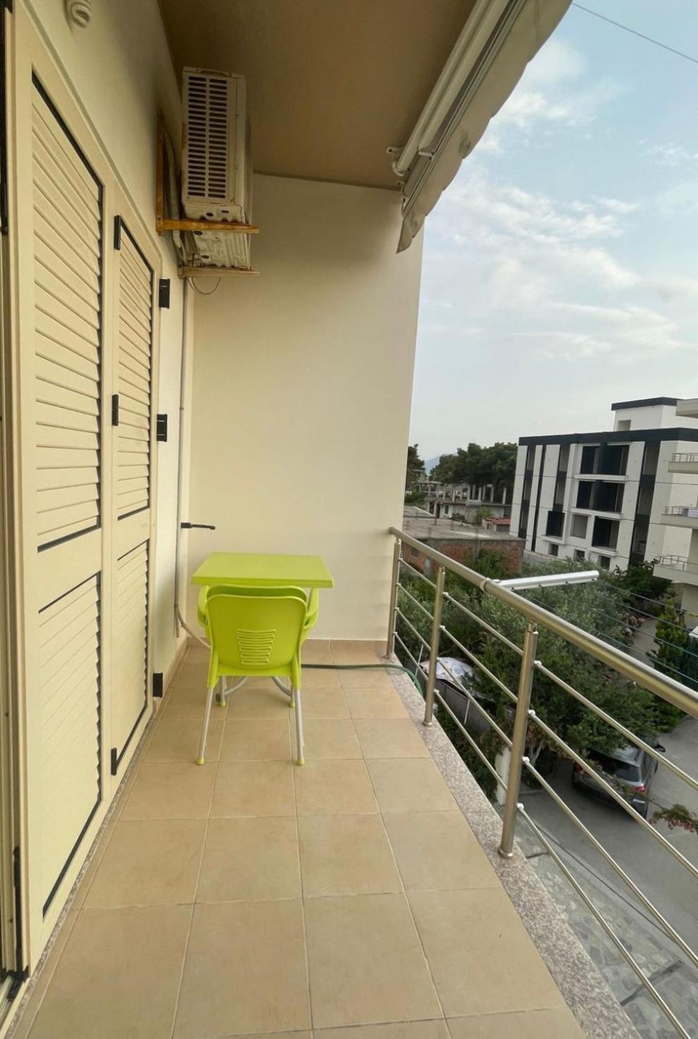 John'S Holiday Home Вльора Екстер'єр фото
